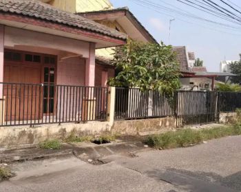 Dijual rumah hitung tanah LT180 di pekayon pinggir utk tempat usaha