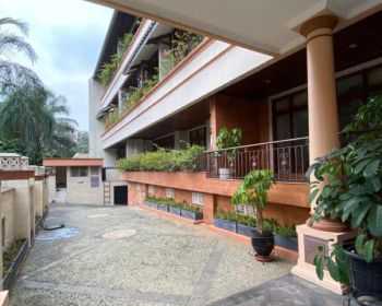 Dijual EXECUTIVE MANSION, LOW RISE APARTMENT di Jl. Wijaya, Melawai