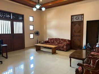 Dijual rumah antik full jati tua full furnished di pekayon dpn taman