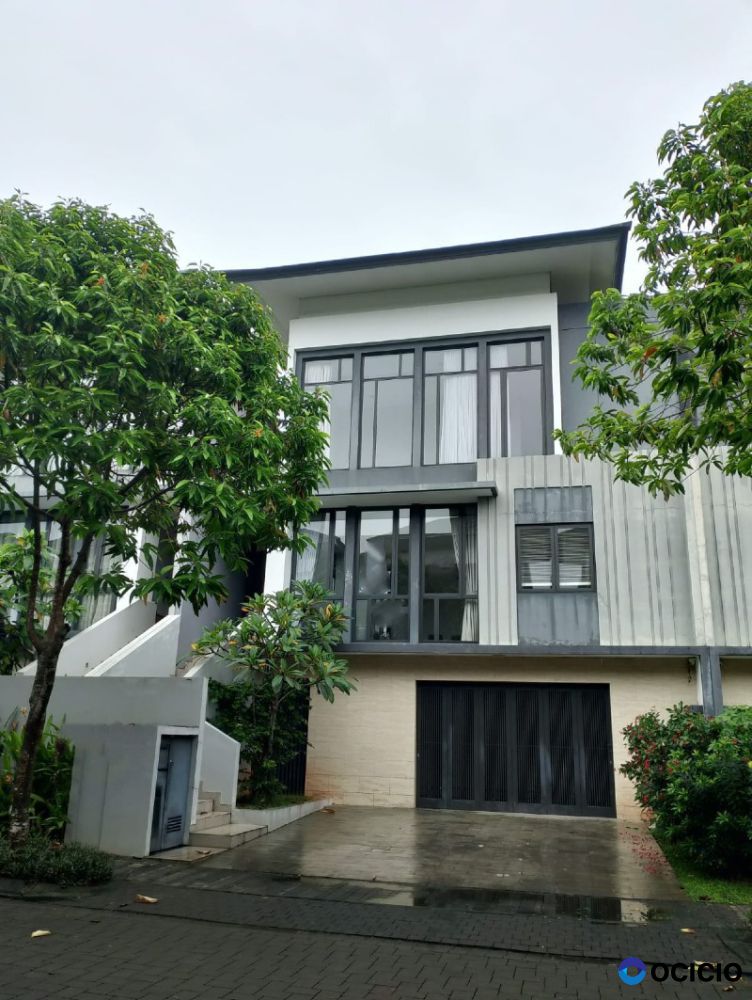 Disewakan Rumah di LAKEWOOD NAVAPARK, BSD City