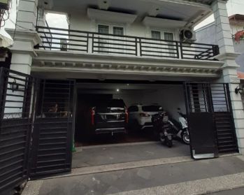 Dijual Rumah Usaha di Kebun Jeruk dekat Mal, Tol, Kampus, RS